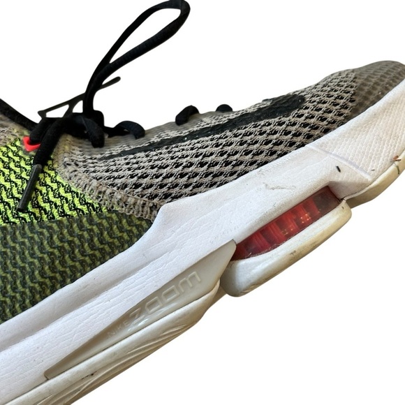 Nike LeBron Witness 4 String Volt Size 9.5 - Picture 5 of 7